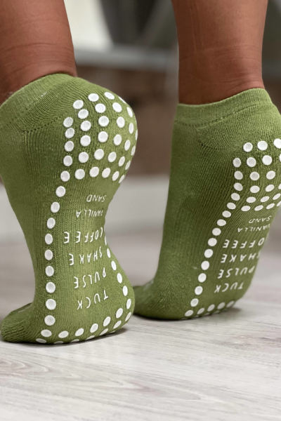 ANKLE SOCKS MEET ME AT THE BARRE – AVOCADO GREEN