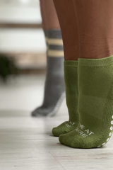 ANKLE SOCKS MEET ME AT THE BARRE – AVOCADO GREEN